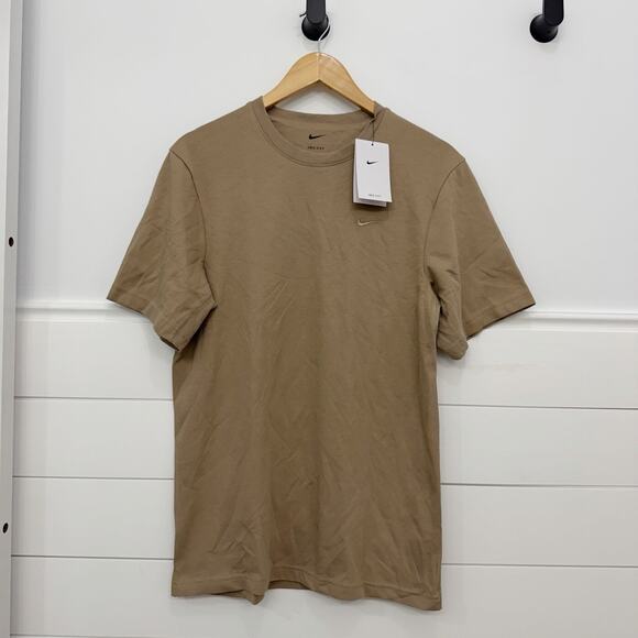 NWT! Men’s Nike Dri Fit Short Sleeve Versatile Top Size Small S - Picture 1 of 7